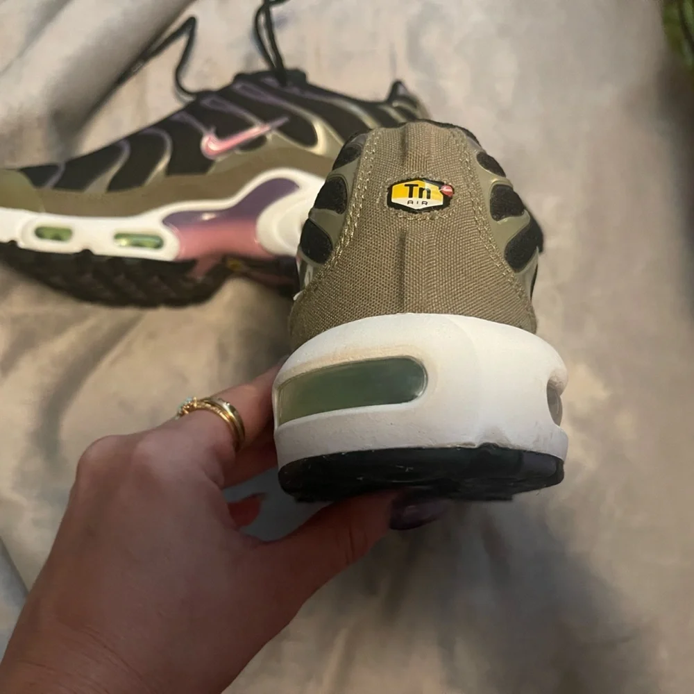 2022 Nike Air Max Plus GS 'Black Canyon Purple' size 6Y New without box